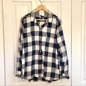 Gap blue & white flannel